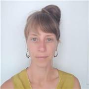Profesora nativa y titulada, con más de 10 años de experiencia de enseñanza de inglés.